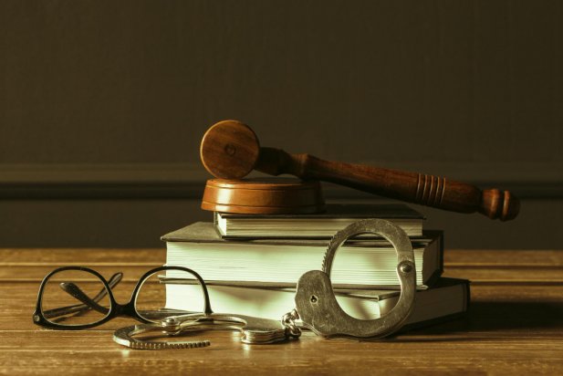 Choosing the Right Criminal Defense Lawyer: Essential Tips